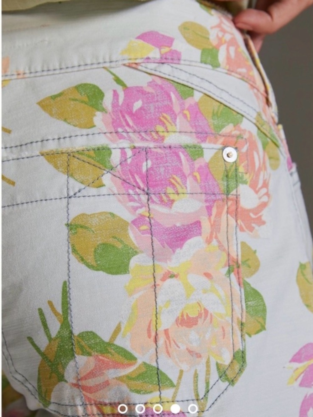 Pilcro (Anthropologie) “The Wanderer” Low-Rise Floral Cut-off Shorts Size 28 - Picture 4 of 9